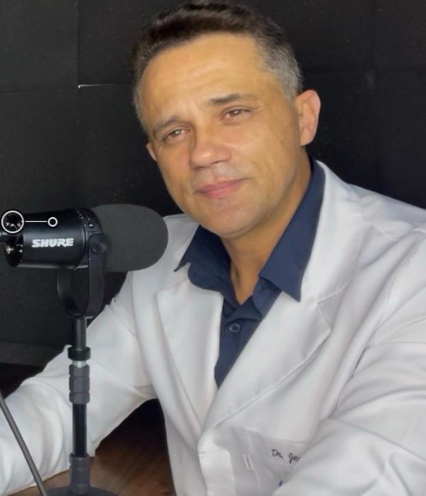 Dr. Jean Carlos Barros de Oliveira — About the author
